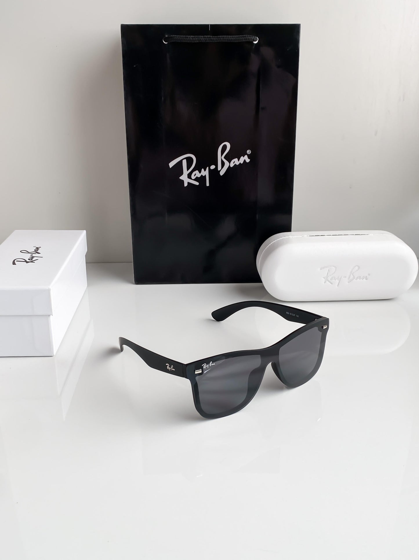 RAY-BAN New Addition Black & Black 650 Wayfarer Sunglass For Unisex