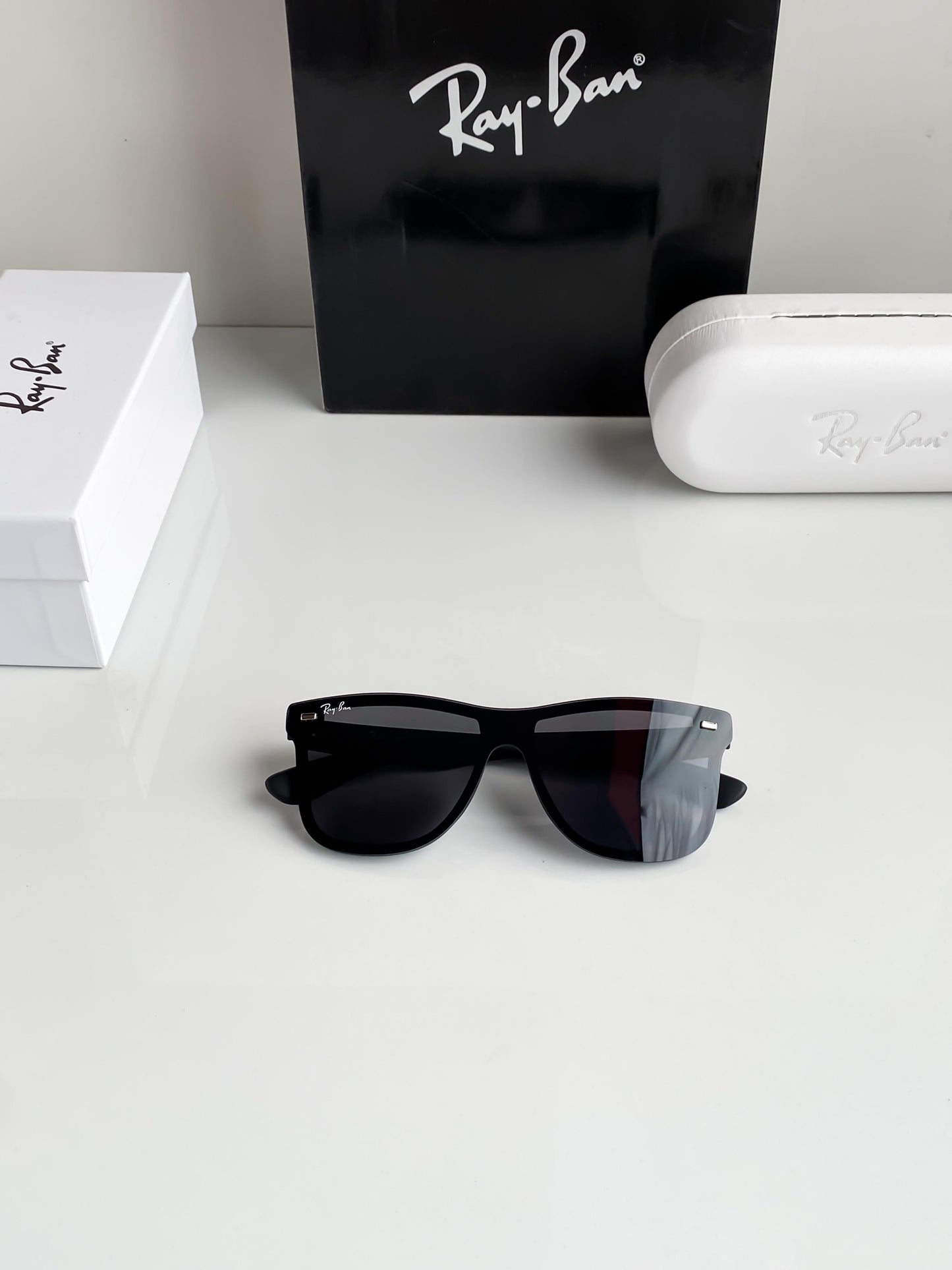 RAY-BAN New Addition Black & Black 650 Wayfarer Sunglass For Unisex