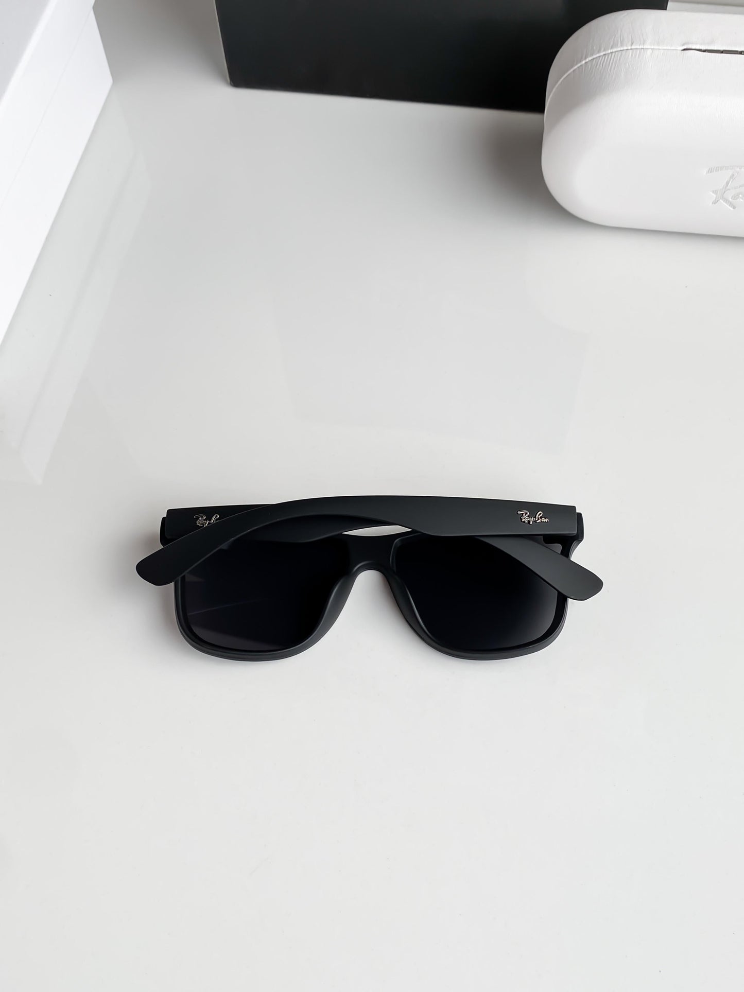 RAY-BAN New Addition Black & Black 650 Wayfarer Sunglass For Unisex