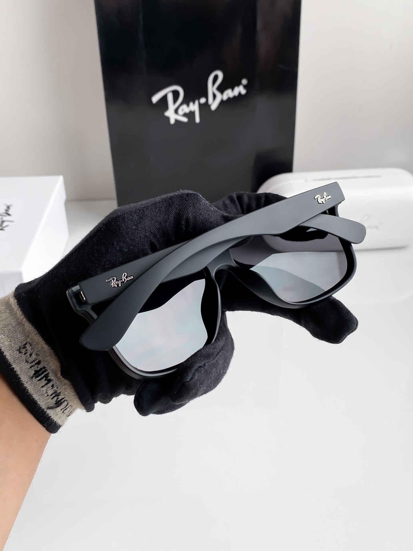RAY-BAN New Addition Black & Black 650 Wayfarer Sunglass For Unisex